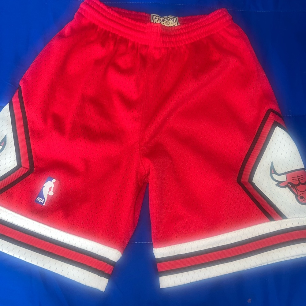 Boys Chicago Bulls Red Basketball Shorts